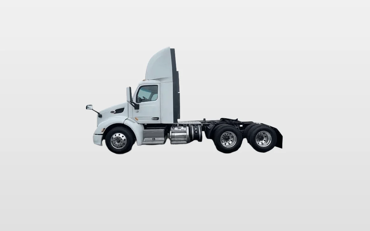 2020 Peterbilt 579 - image 1