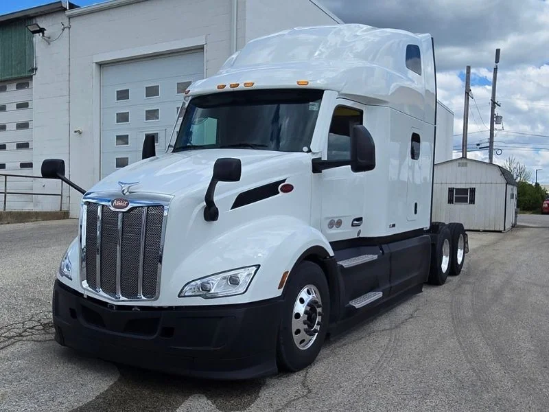 2027 Peterbilt 579 — photo 2
