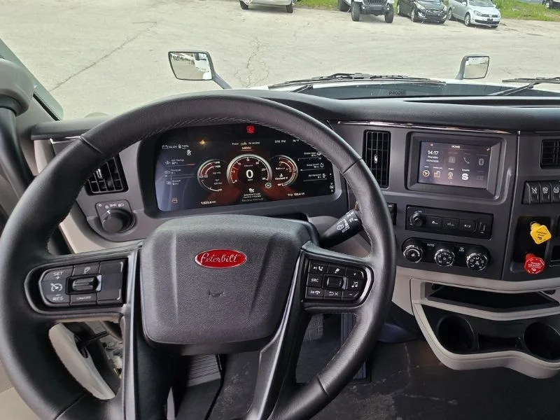 2027 Peterbilt 579 — photo 10
