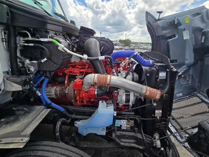 2027 Peterbilt 579 — photo 12