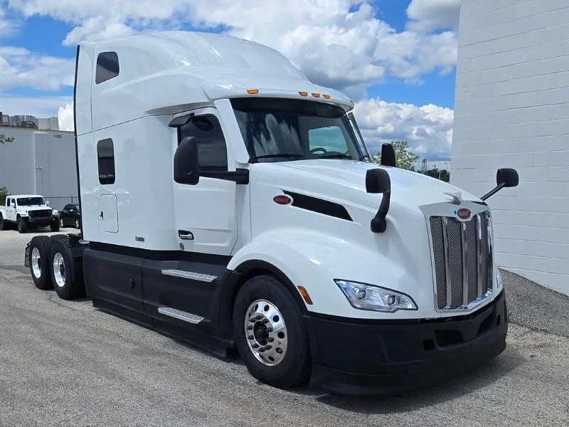 2027 Peterbilt 579 — photo 7