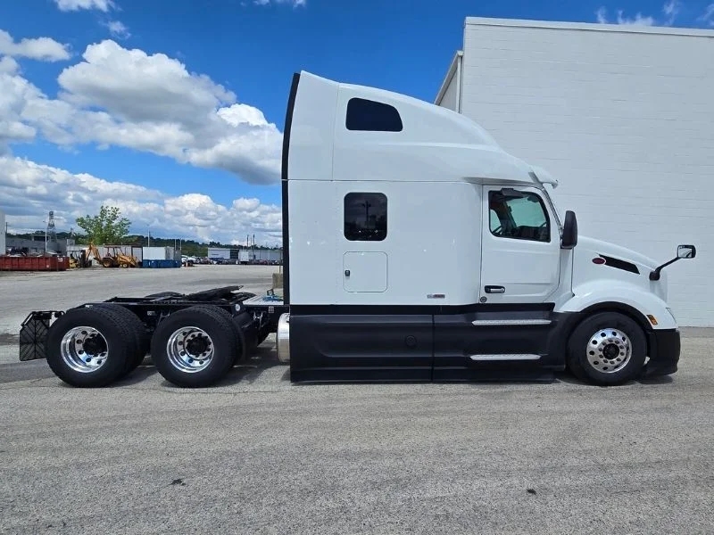 2027 Peterbilt 579 — photo 6