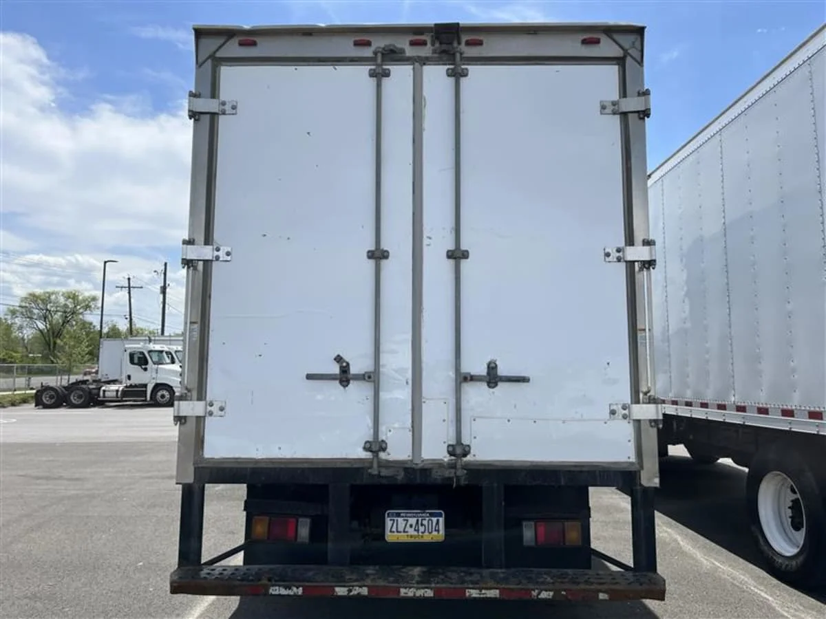 2019 Isuzu NRR - image 5