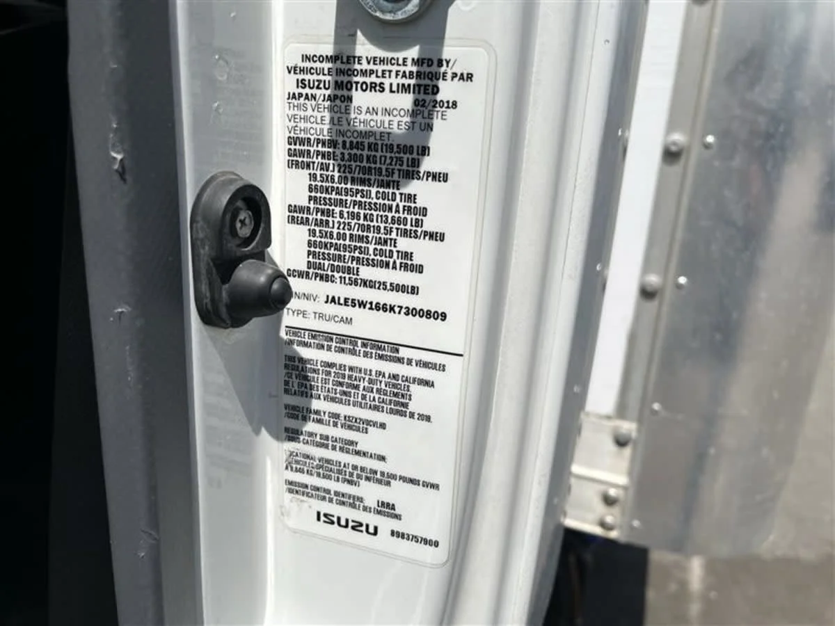 2019 Isuzu NRR - image 10