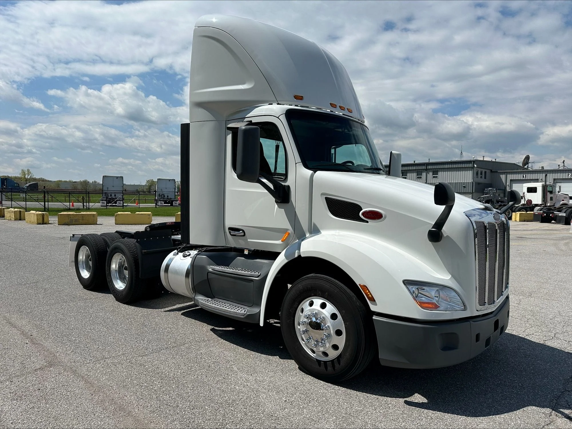 2021 Peterbilt 579 in Portland, OR — photo 2