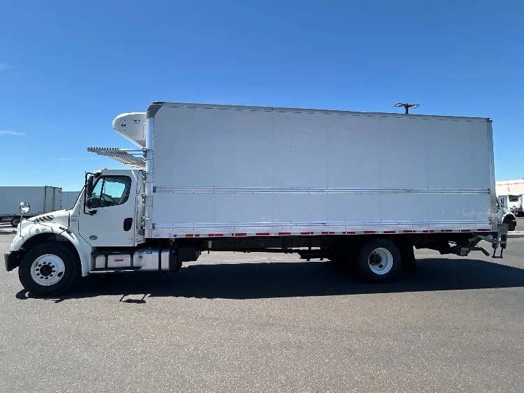 2020 Freightliner eM2 in Phoenix, AZ — photo 4
