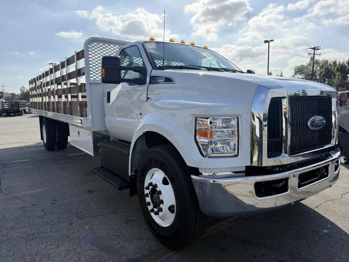 2027 Ford F-650 — photo 7