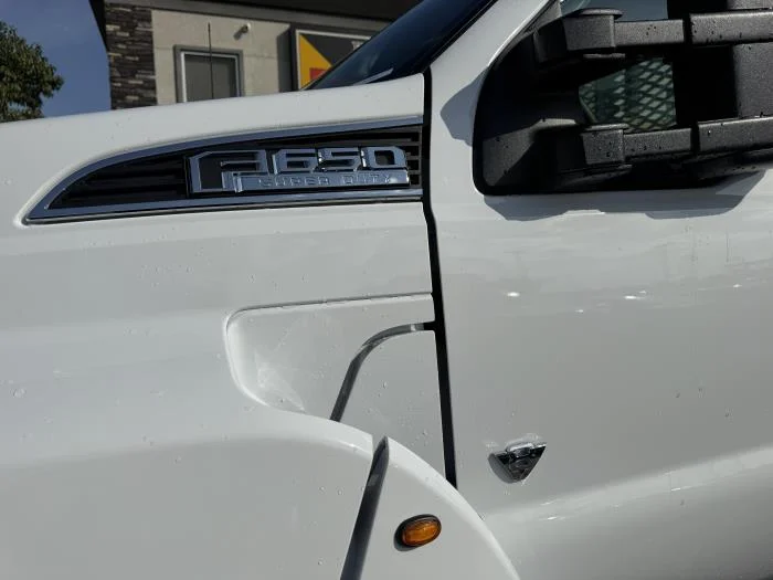 2027 Ford F-650 — photo 11