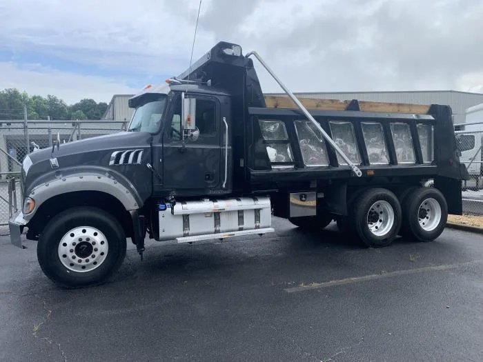2021 Mack Granite — photo 6