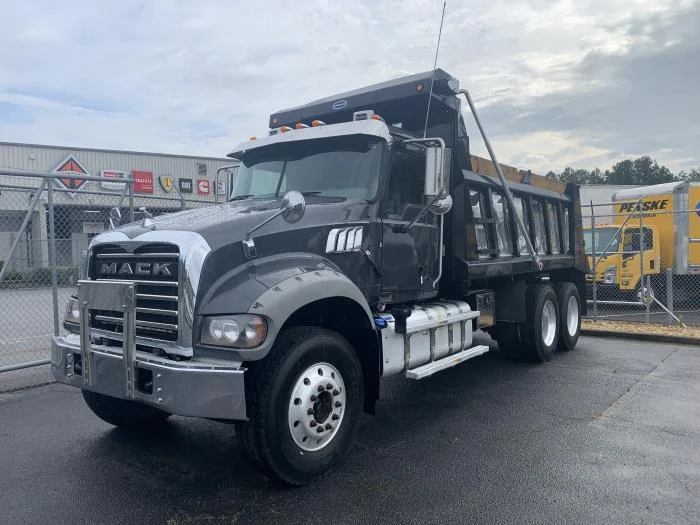 2021 Mack Granite — photo 2