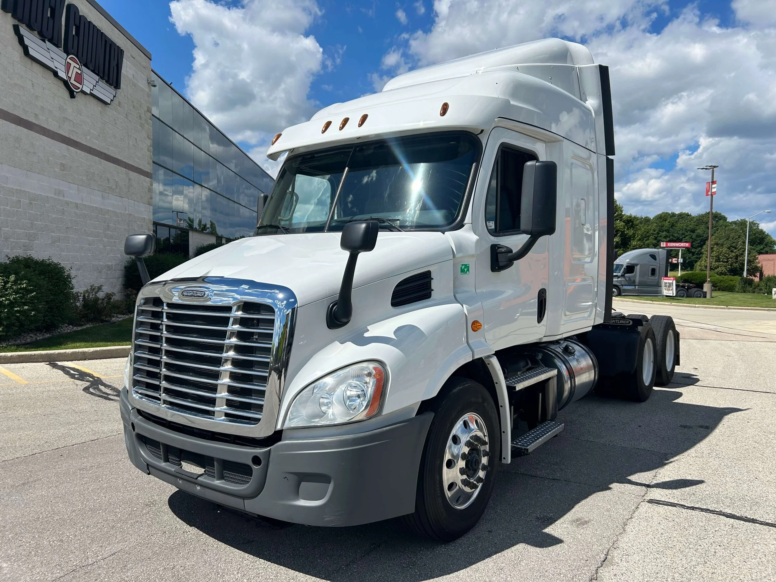 2020 Freightliner Cascadia in Milwaukee, WI