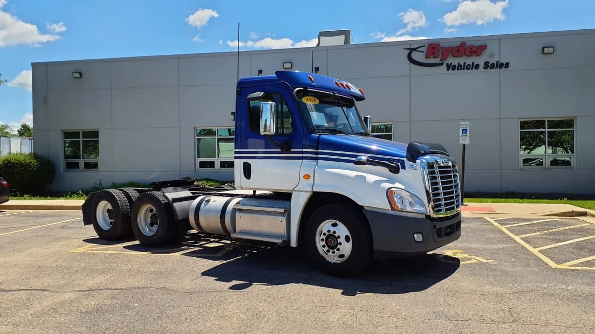2020 Freightliner Cascadia in Bolingbrook, IL — photo 3