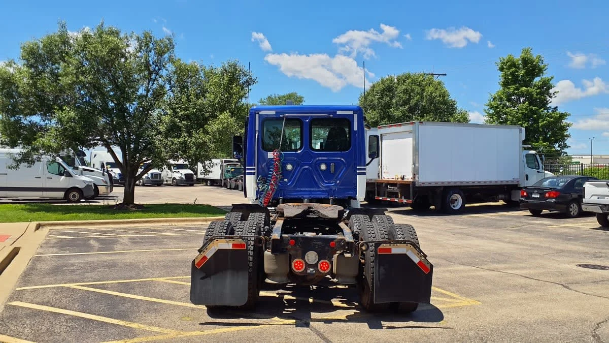 2020 Freightliner Cascadia in Bolingbrook, IL — photo 5