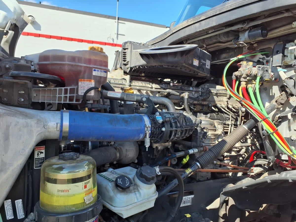 2022 Freightliner Cascadia in Minneapolis, MN — photo 9