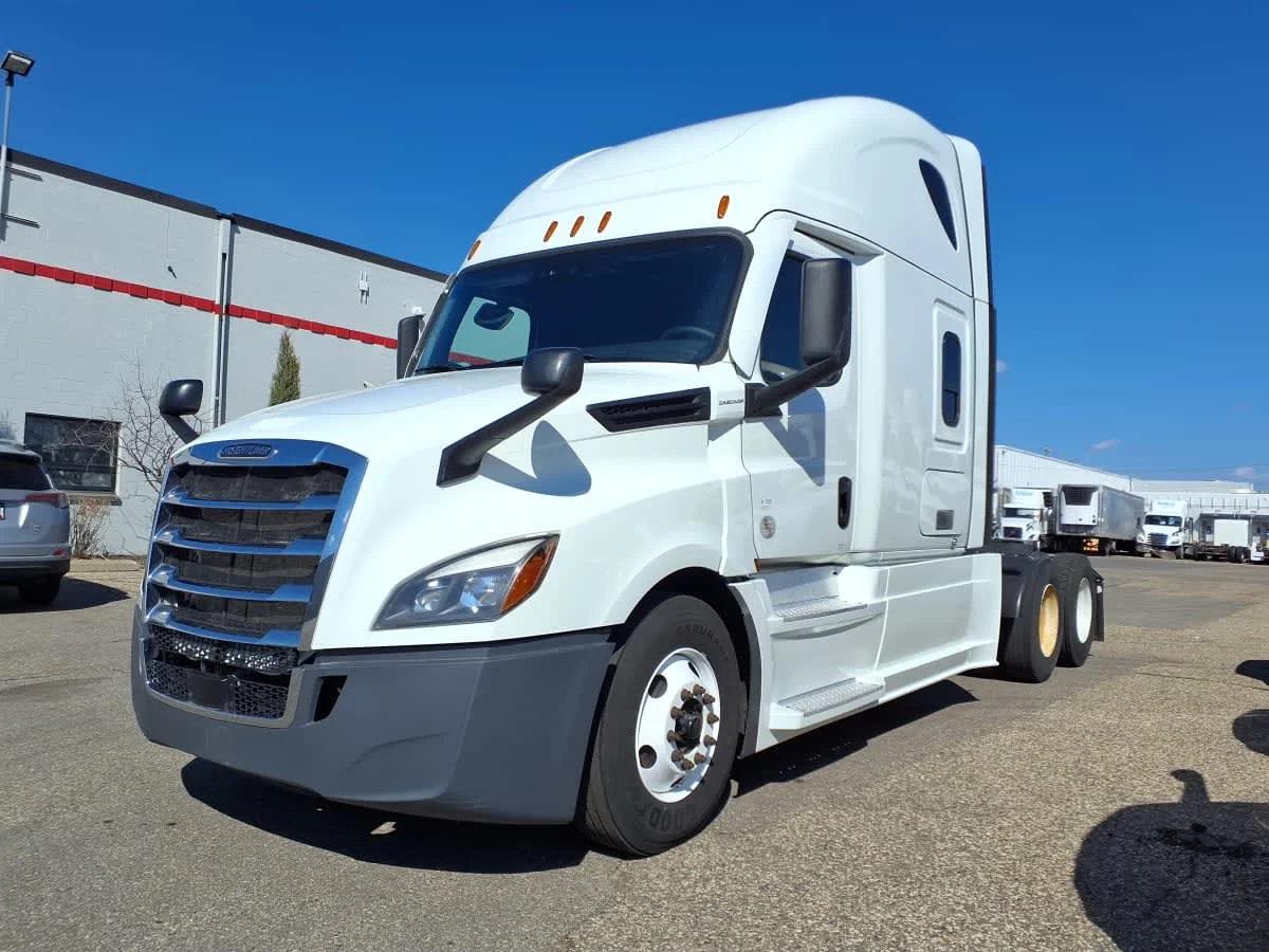 2022 Freightliner Cascadia in Minneapolis, MN