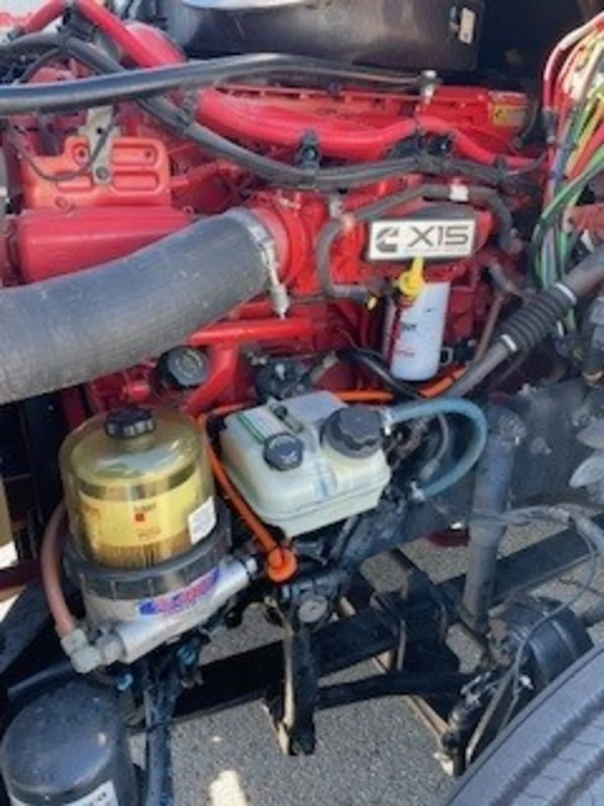 2019 Freightliner Cascadia - image 9