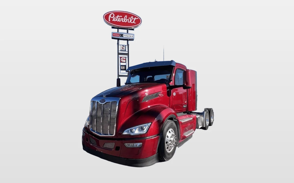 2022 Peterbilt 579 - image 1