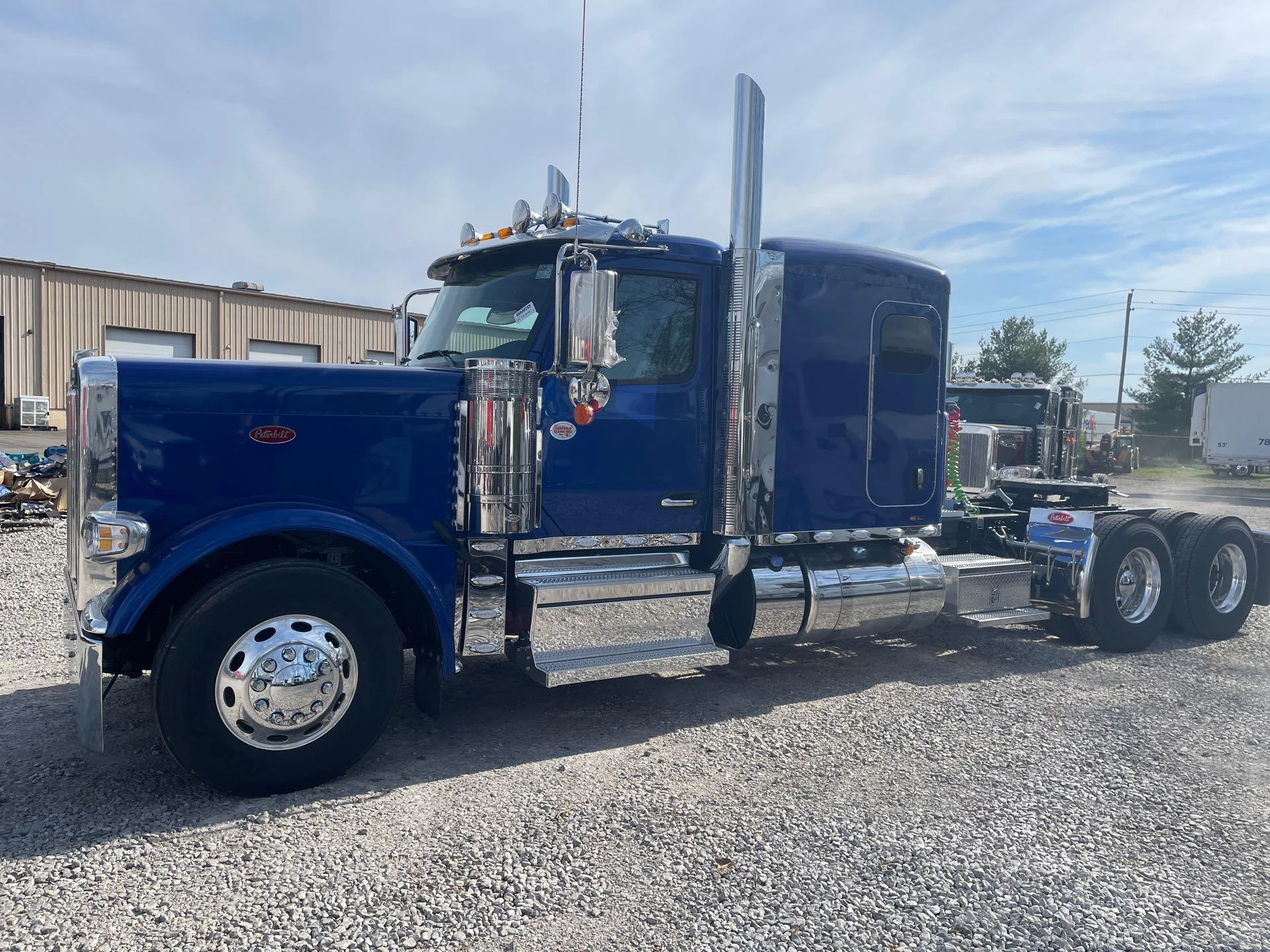 2027 Peterbilt 589 in Etna, OH