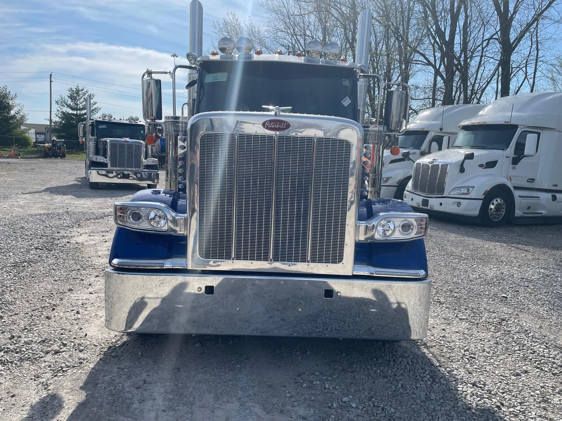 2027 Peterbilt 589 in Etna, OH — photo 2