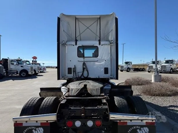 2019 Kenworth T680 - image 7