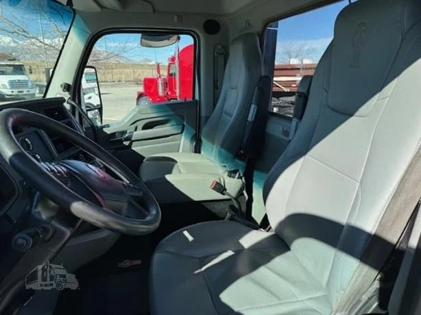 2019 Kenworth T680 - image 13