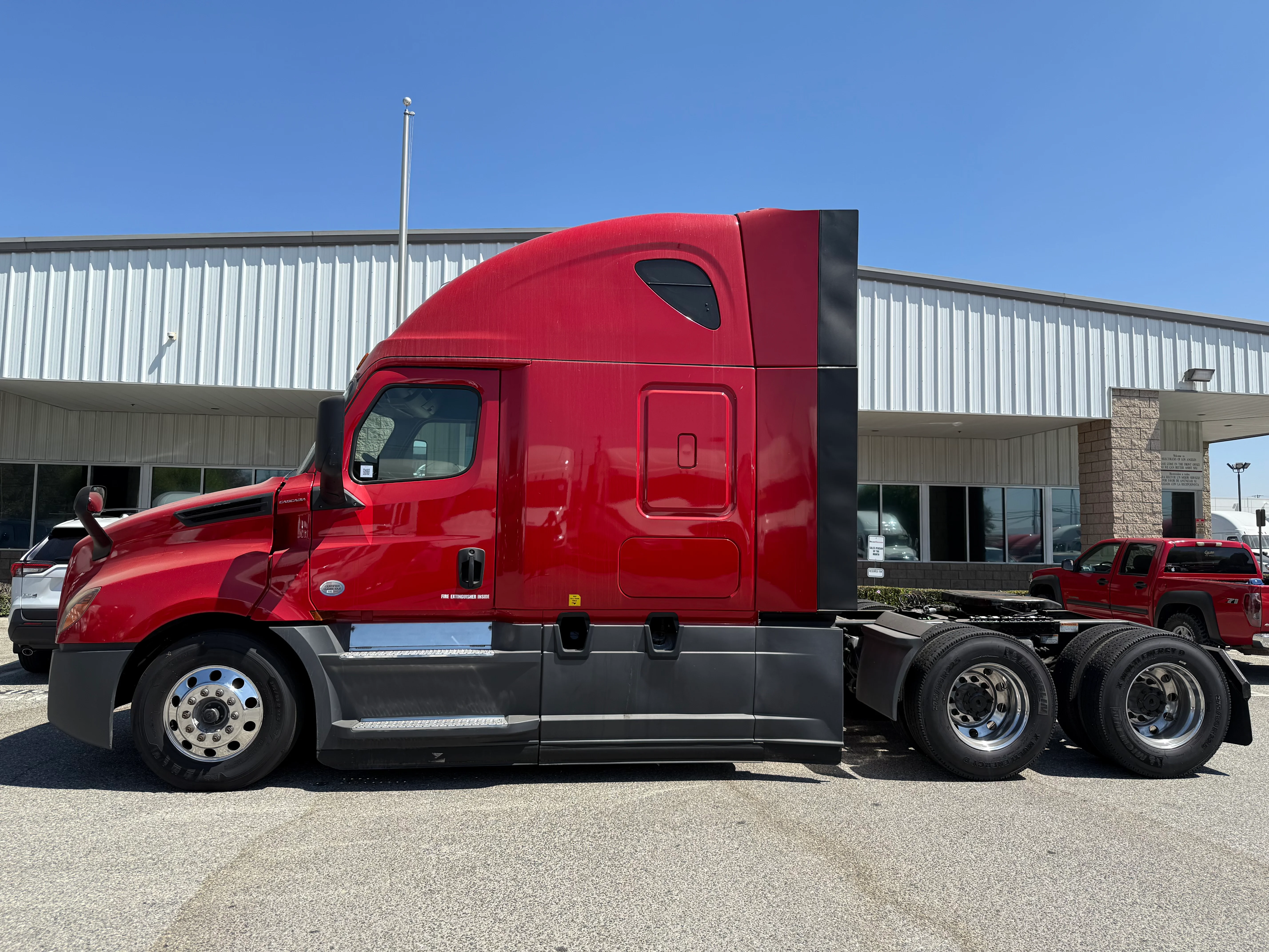 2020 Freightliner Cascadia in Fresno, CA — photo 3