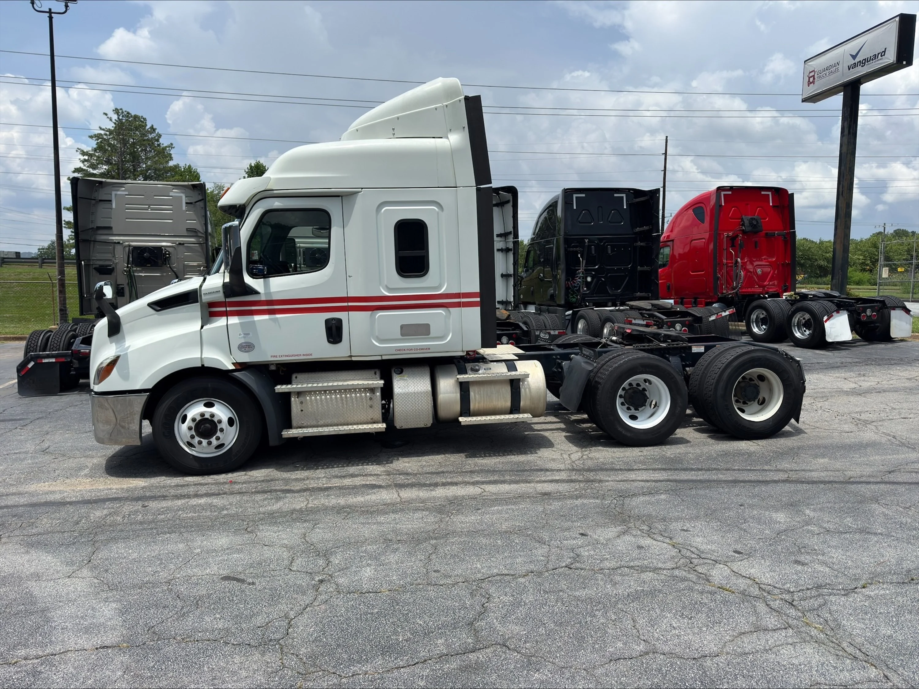 2020 Freightliner Cascadia in Guardian Atlanta — photo 2