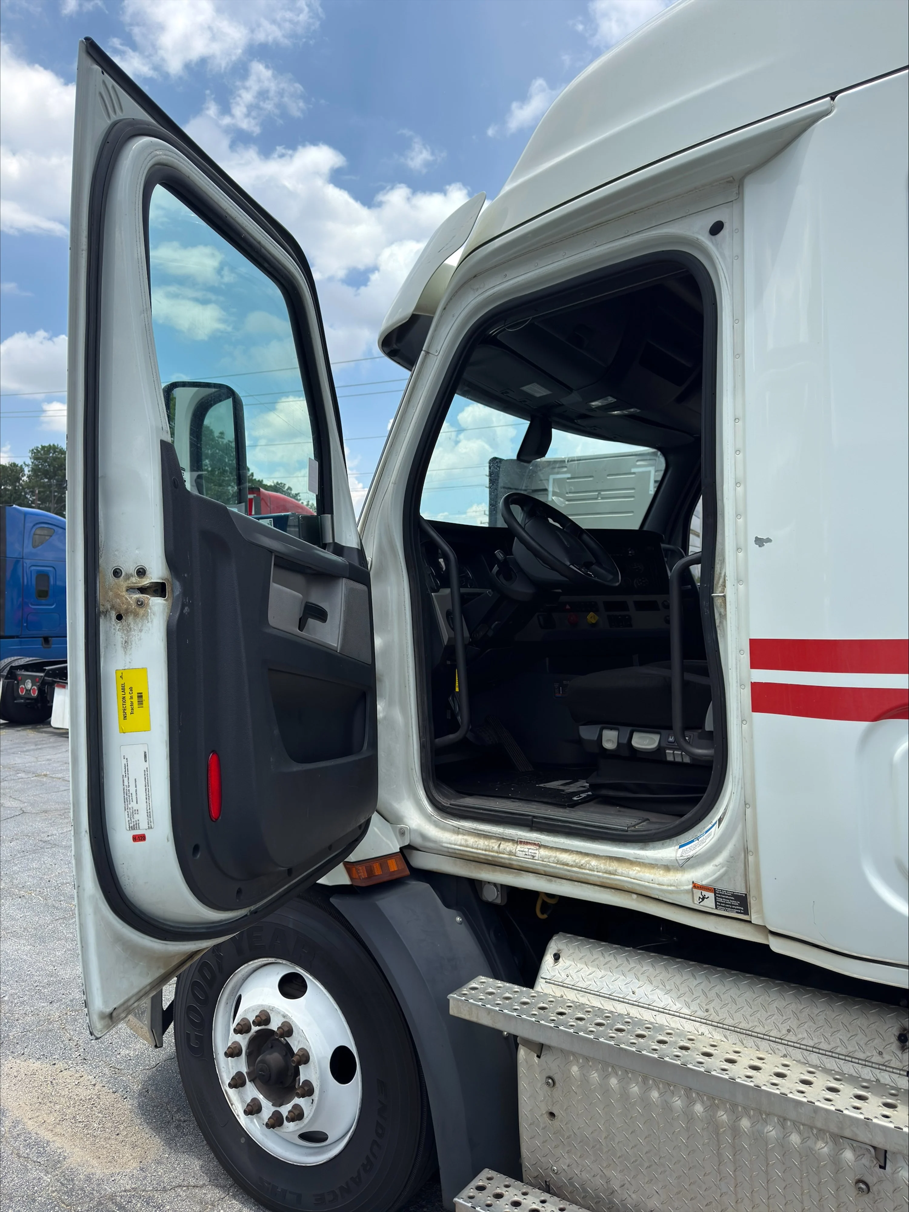 2020 Freightliner Cascadia in Guardian Atlanta — photo 8