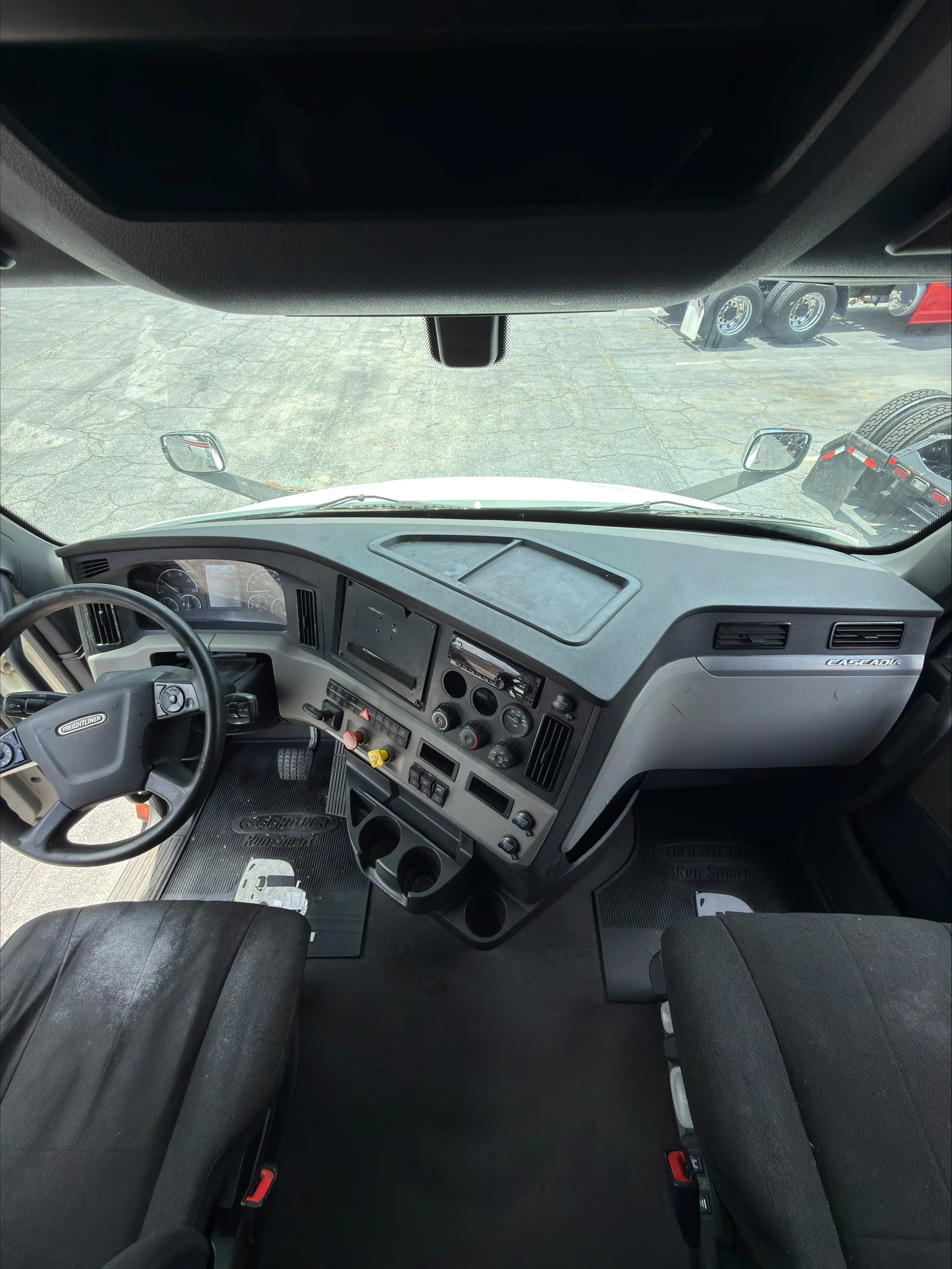 2020 Freightliner Cascadia in Guardian Atlanta — photo 9