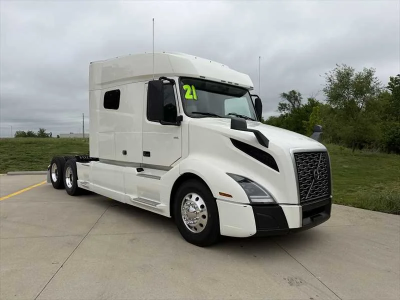 2021 Volvo in Springfield, MO — photo 7