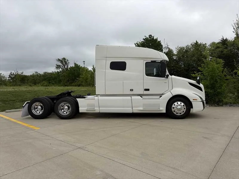 2021 Volvo in Springfield, MO — photo 6