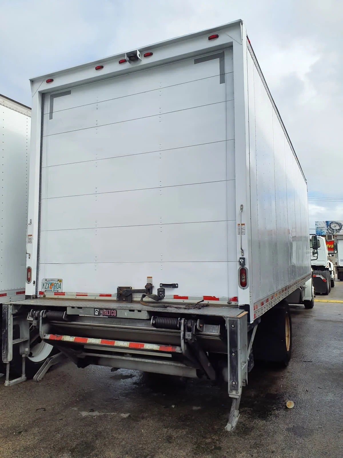 2019 Freightliner M2 106 in Miami, FL — photo 4