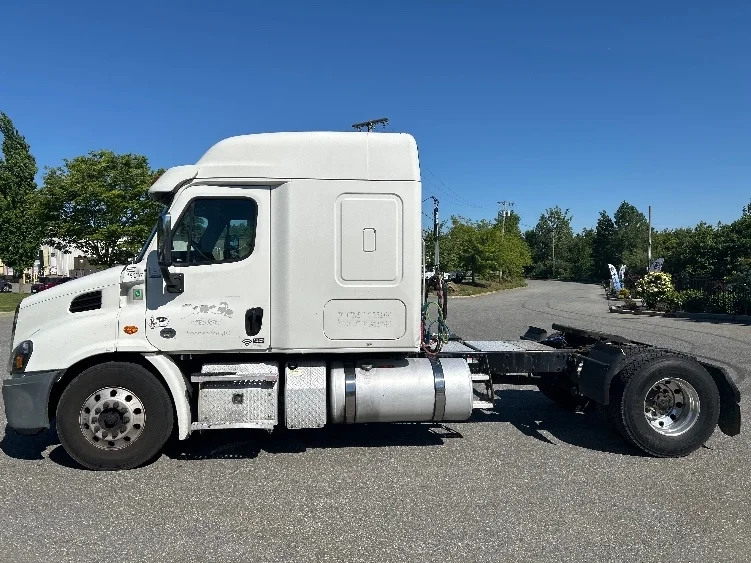 2018 Freightliner Cascadia in Fitchburg, MA — photo 4