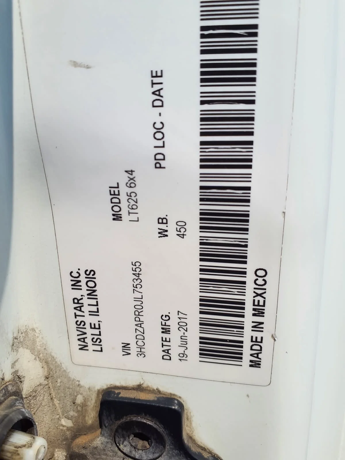 2018 International LT - image 10