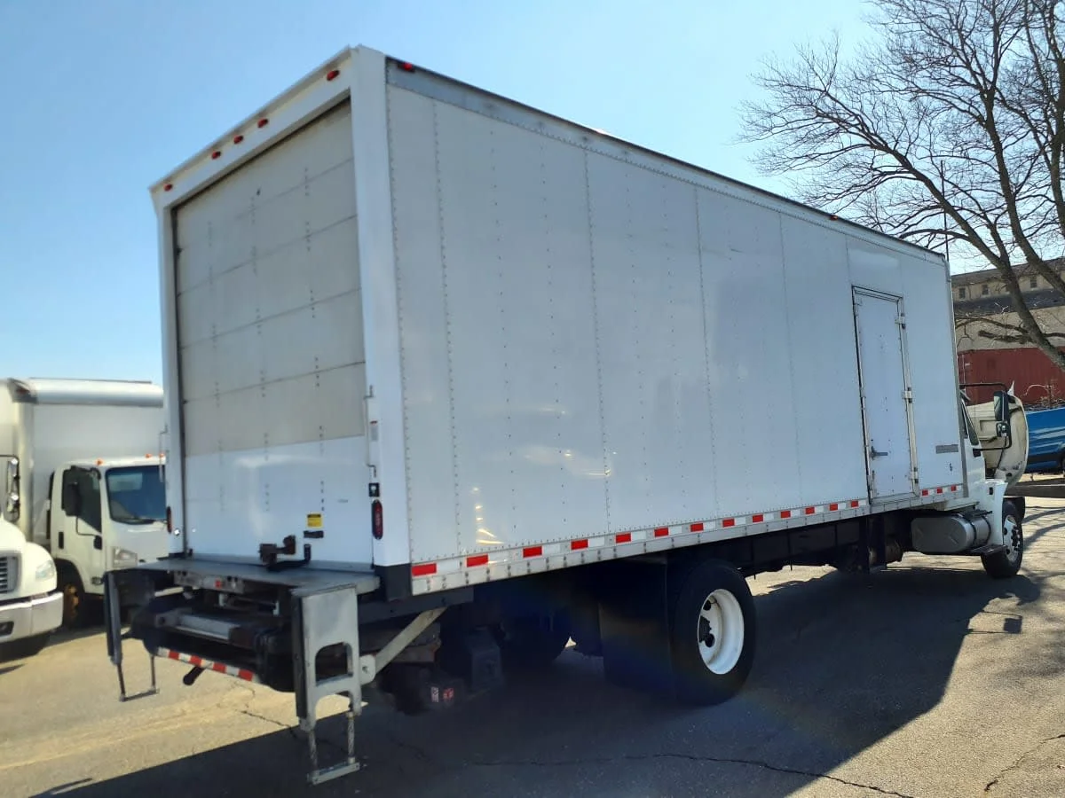 2018 International 4300 - image 4