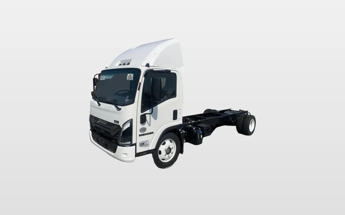 2025 Isuzu NPR - image 1