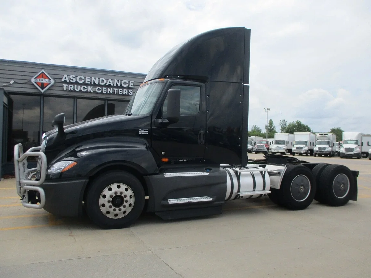 2022 International LT
