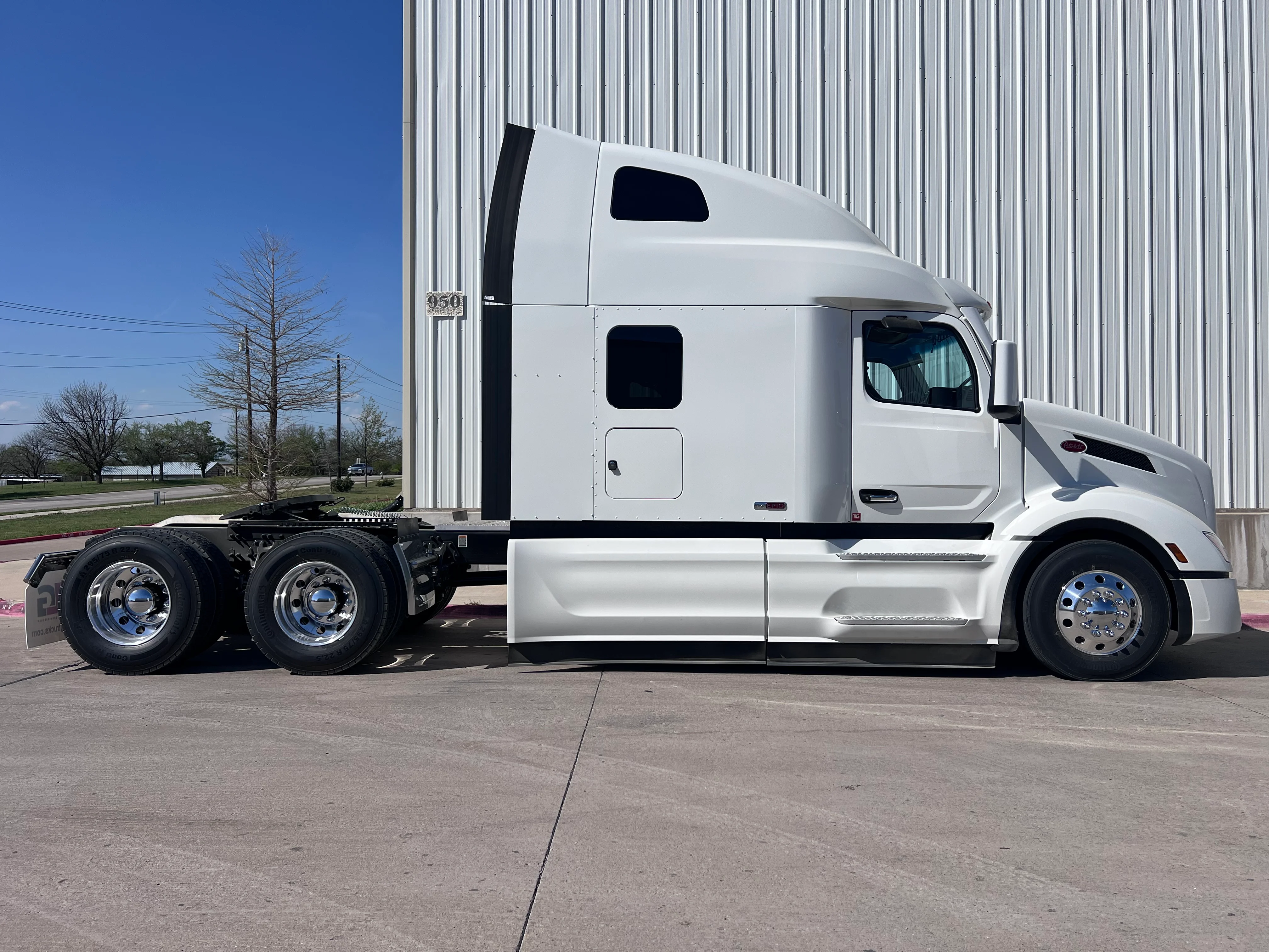 2027 Peterbilt 579 in Louisville, KY — photo 6