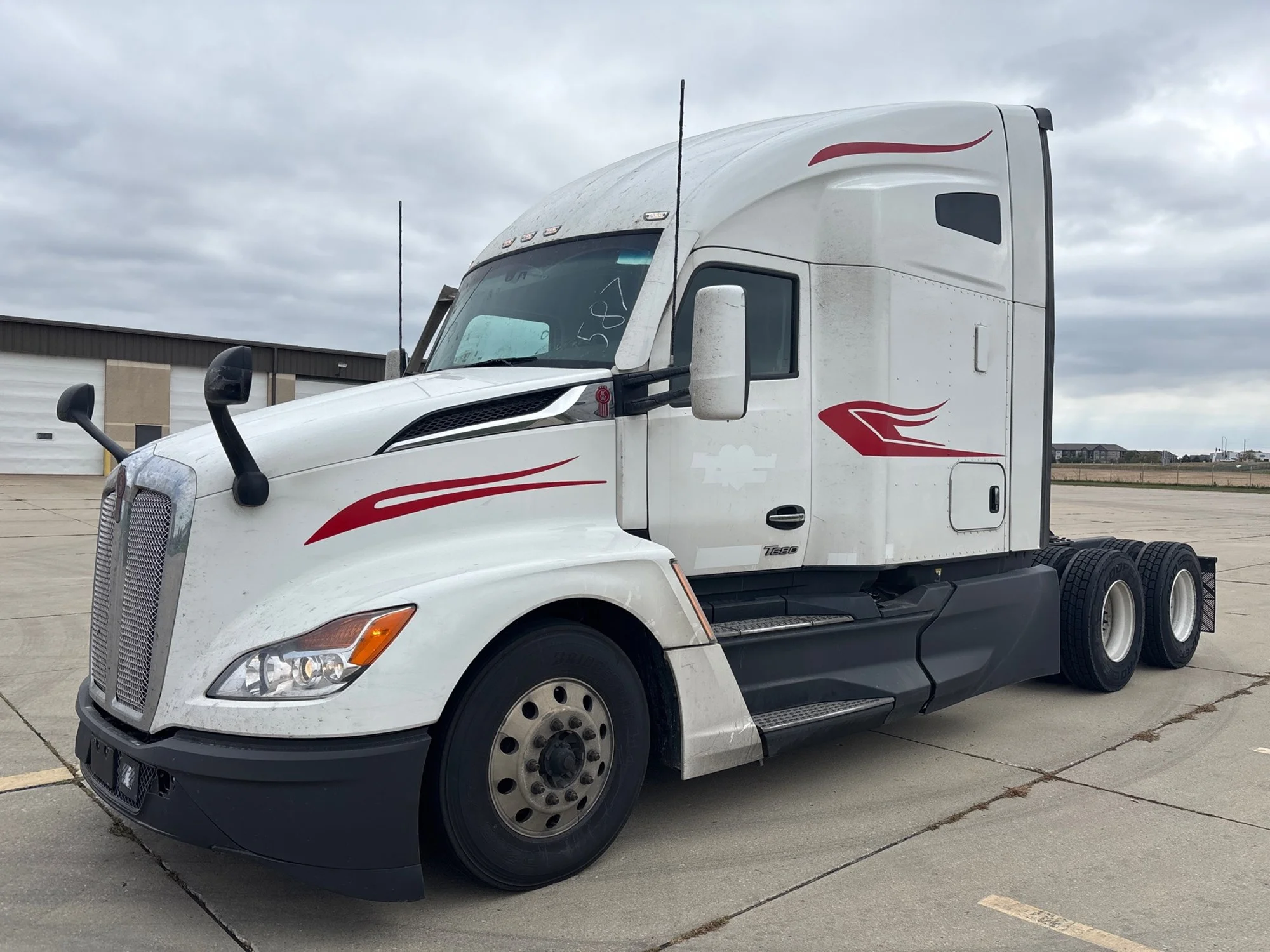 2023 Kenworth T680