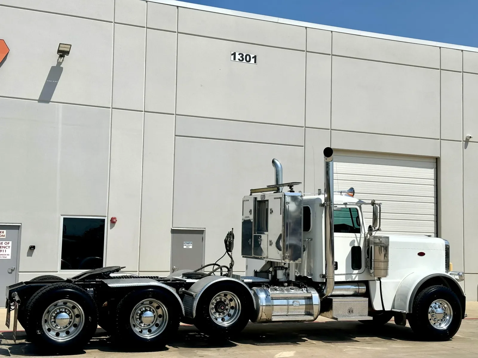 2017 Peterbilt 389 in Hutchins, TX — photo 5