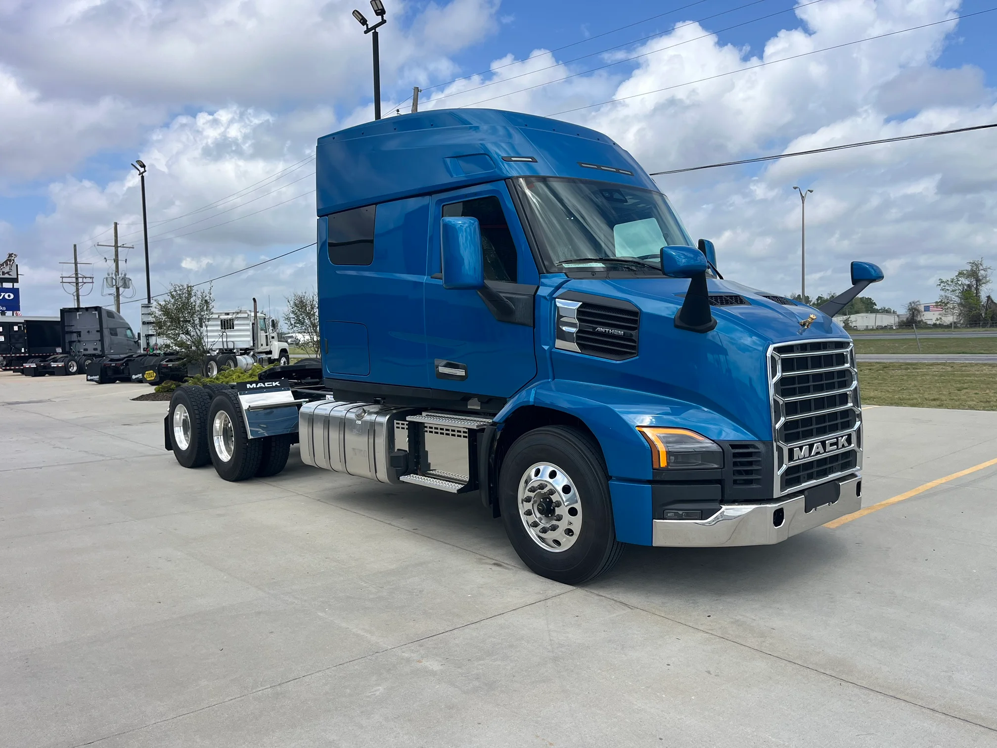 2027 Mack Anthem in Monroe, LA — photo 3