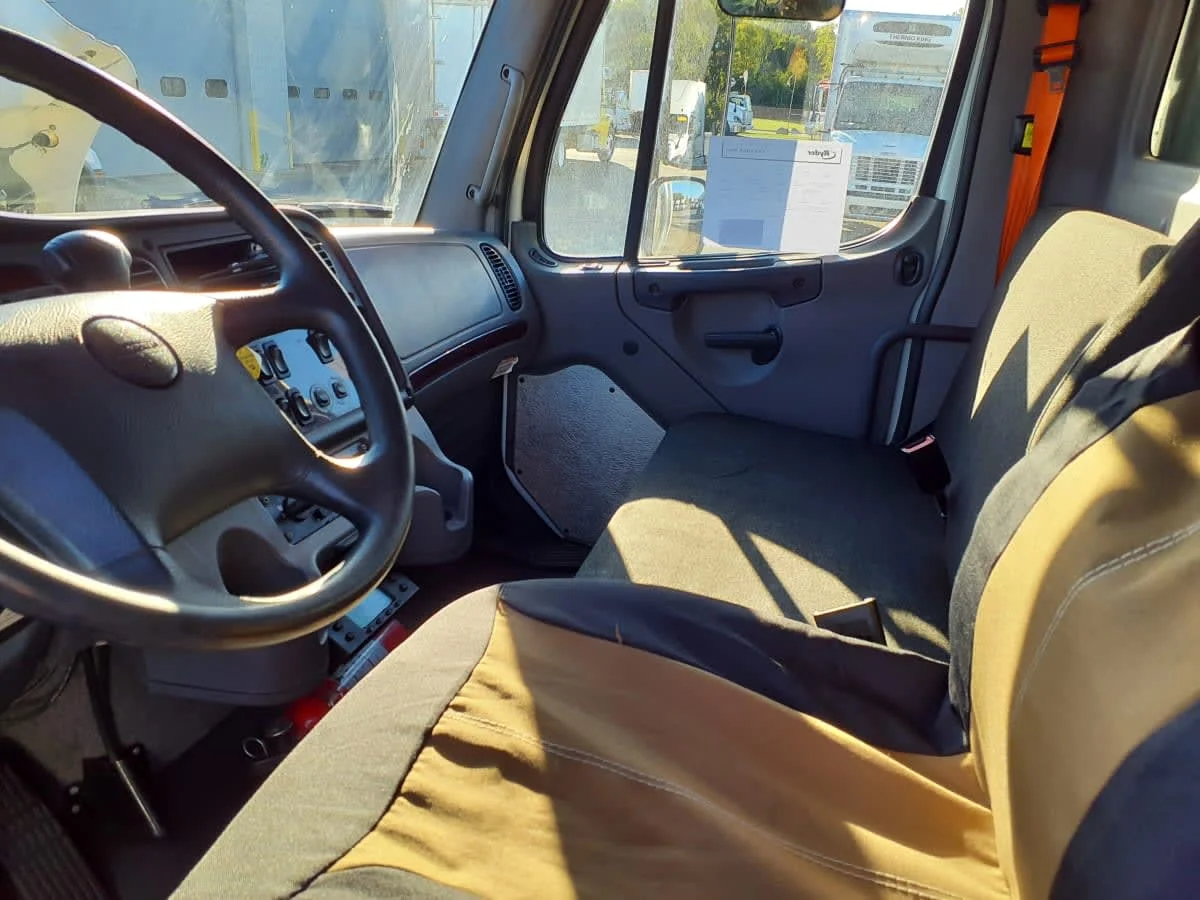 2020 Freightliner M2 106 in Oak Creek, WI — photo 8