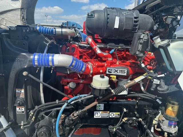 2019 Kenworth T800 - image 2