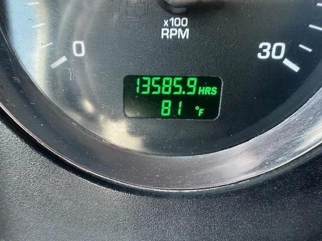 2019 Kenworth T800 - image 6