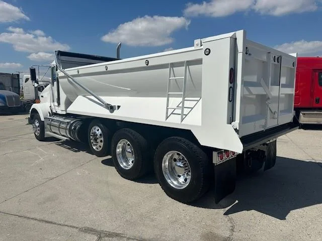 2019 Kenworth T800 - image 8