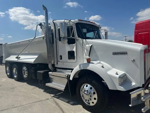 2019 Kenworth T800 - image 15