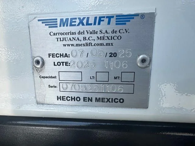 2019 Kenworth T800 - image 10