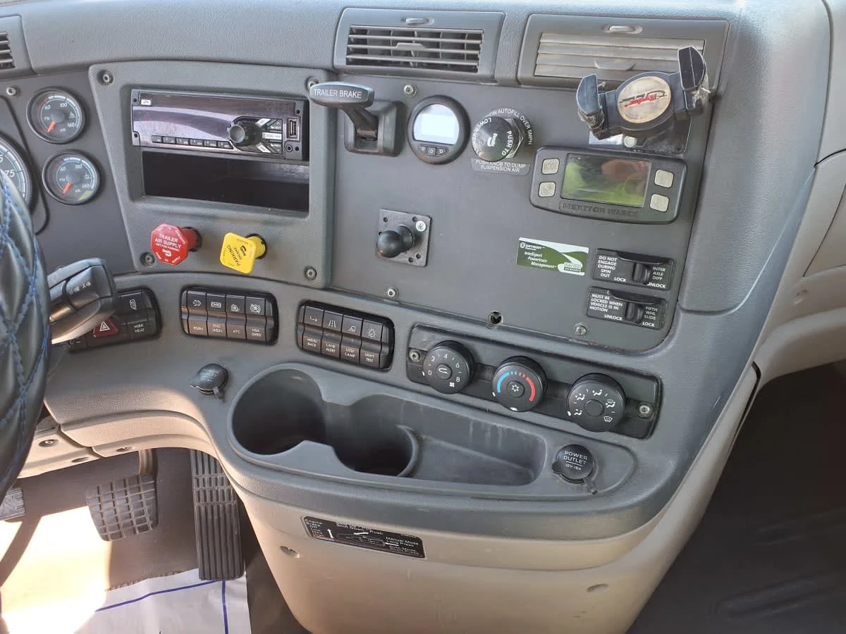 2020 Freightliner Cascadia in Greenville, SC — photo 13