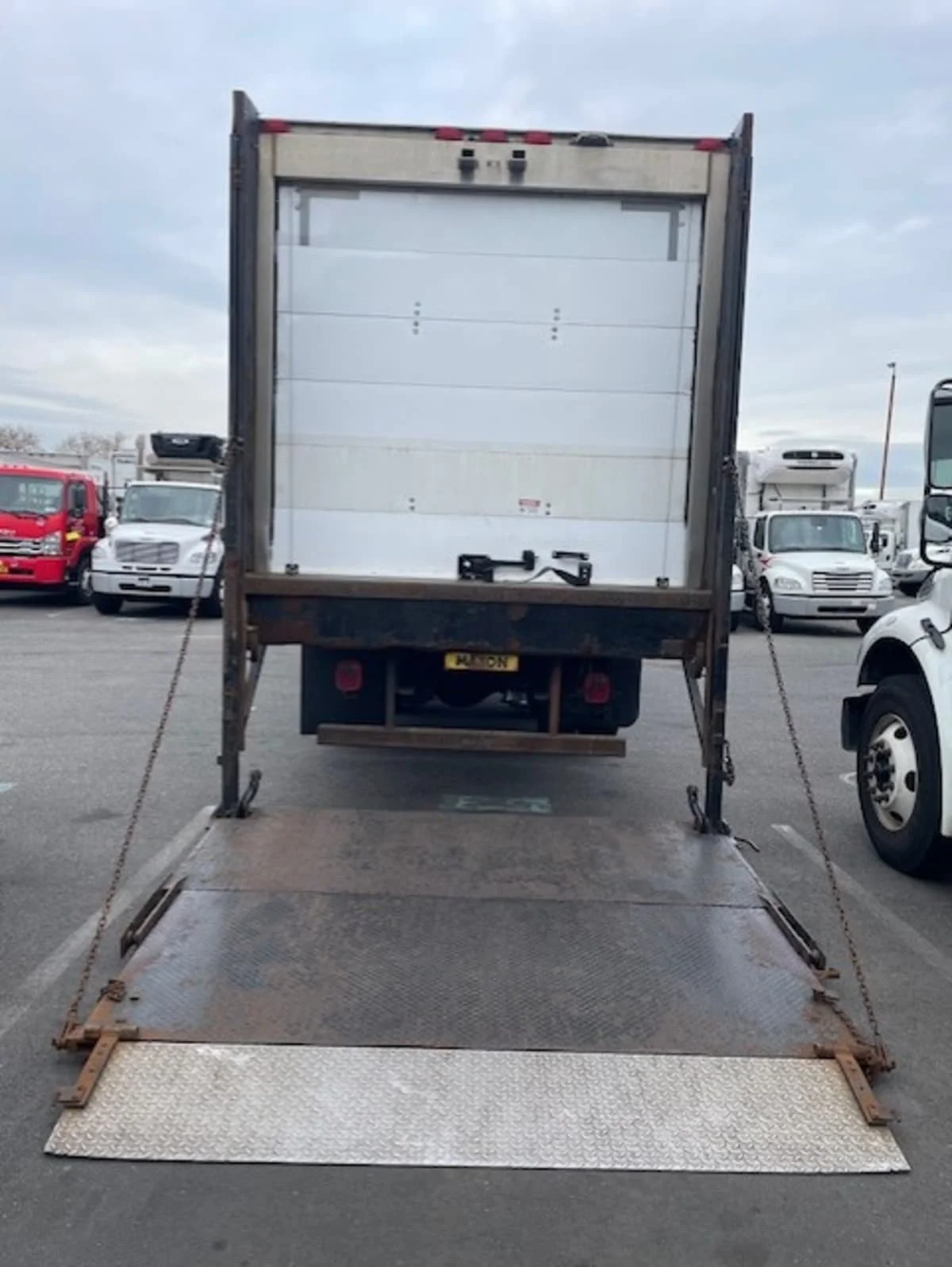 2018 Freightliner M2 106 in Farmingdale, NY — photo 11