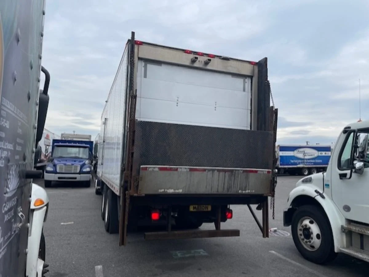 2018 Freightliner M2 106 in Farmingdale, NY — photo 6